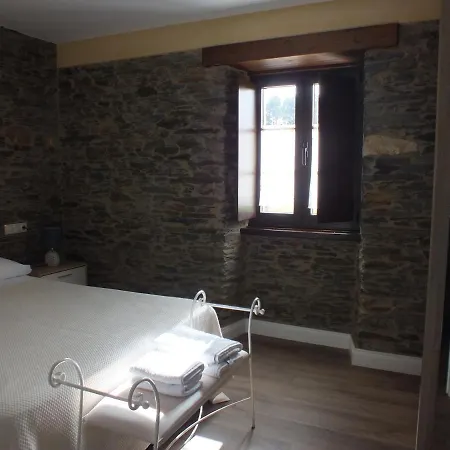 Puerta Del Castro * Coana