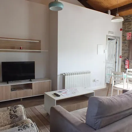 Puerta Del Castro * Coana