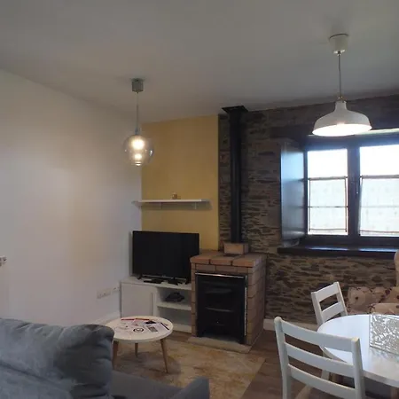 Puerta Del Castro Apartment Coana