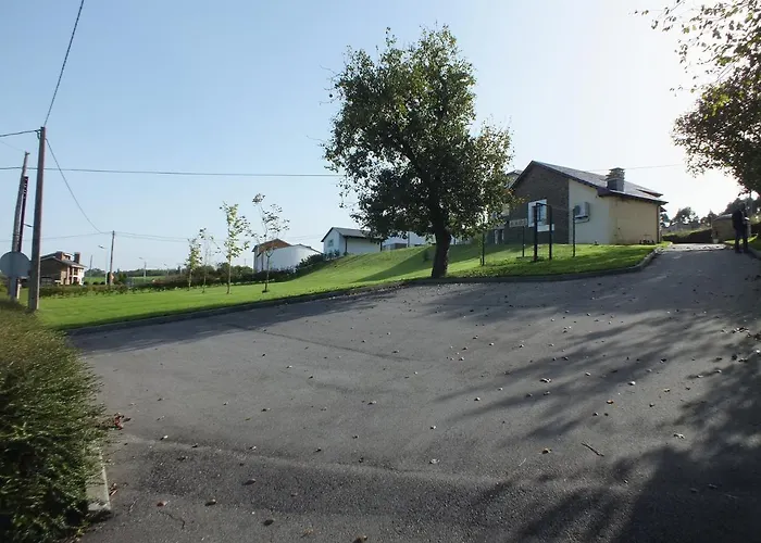 Puerta Del Castro * Coana