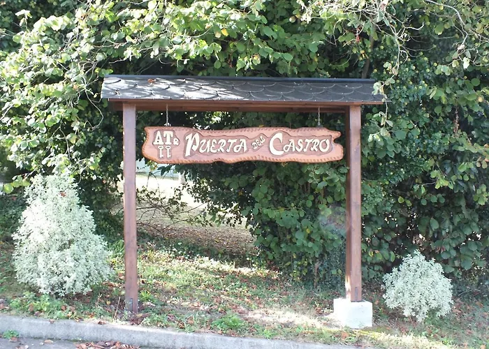 Puerta Del Castro Coana