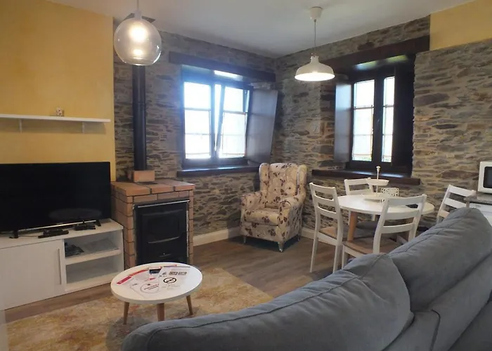 Puerta Del Castro Coana