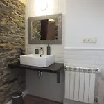 Puerta Del Castro * Coana