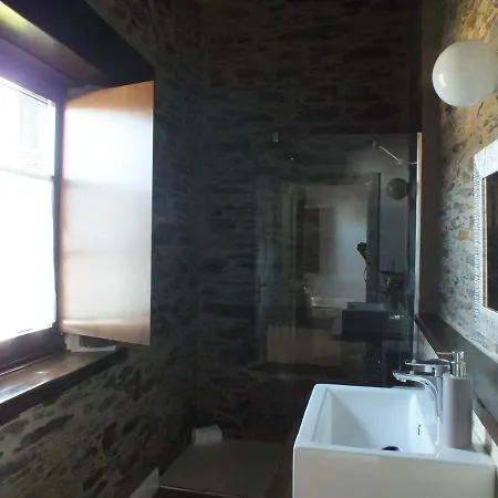 Puerta Del Castro Coana