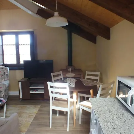 Puerta Del Castro Coana